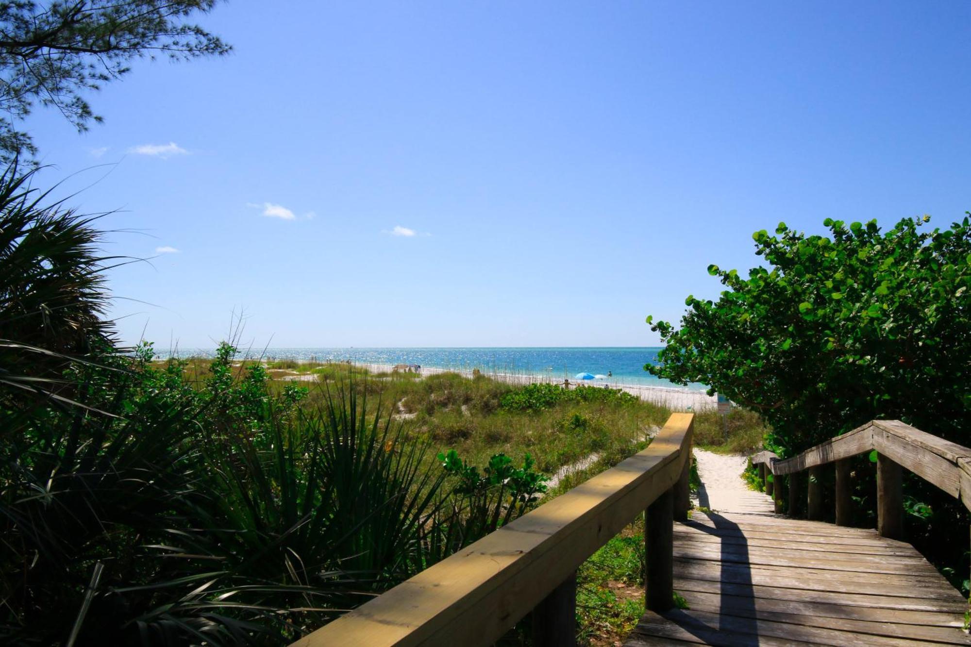 Anna Maria Island Runaway Tropical Dream-One Minute Walk To The Beach-Heated Pool Bradenton Beach Ngoại thất bức ảnh