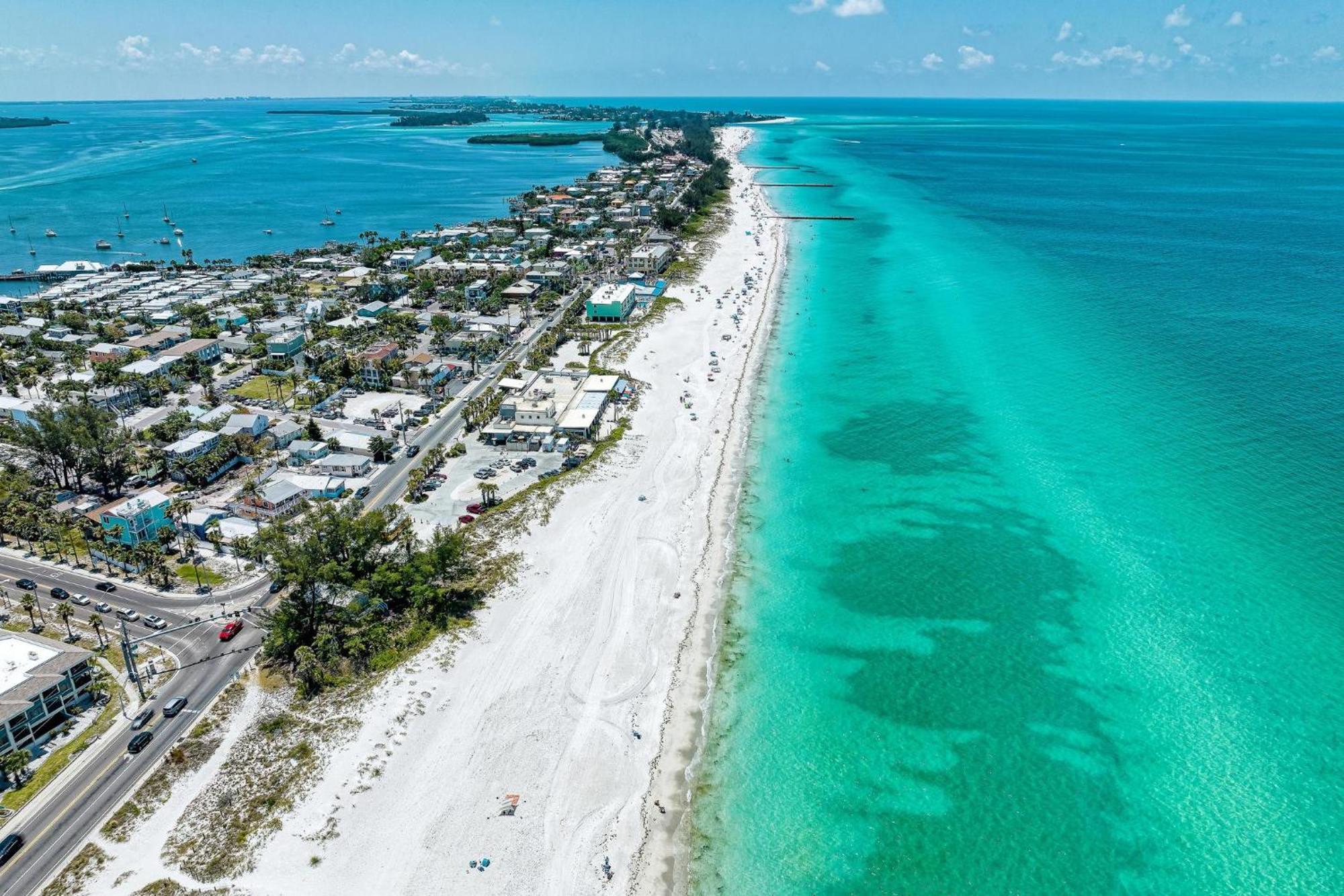 Anna Maria Island Runaway Tropical Dream-One Minute Walk To The Beach-Heated Pool Bradenton Beach Ngoại thất bức ảnh