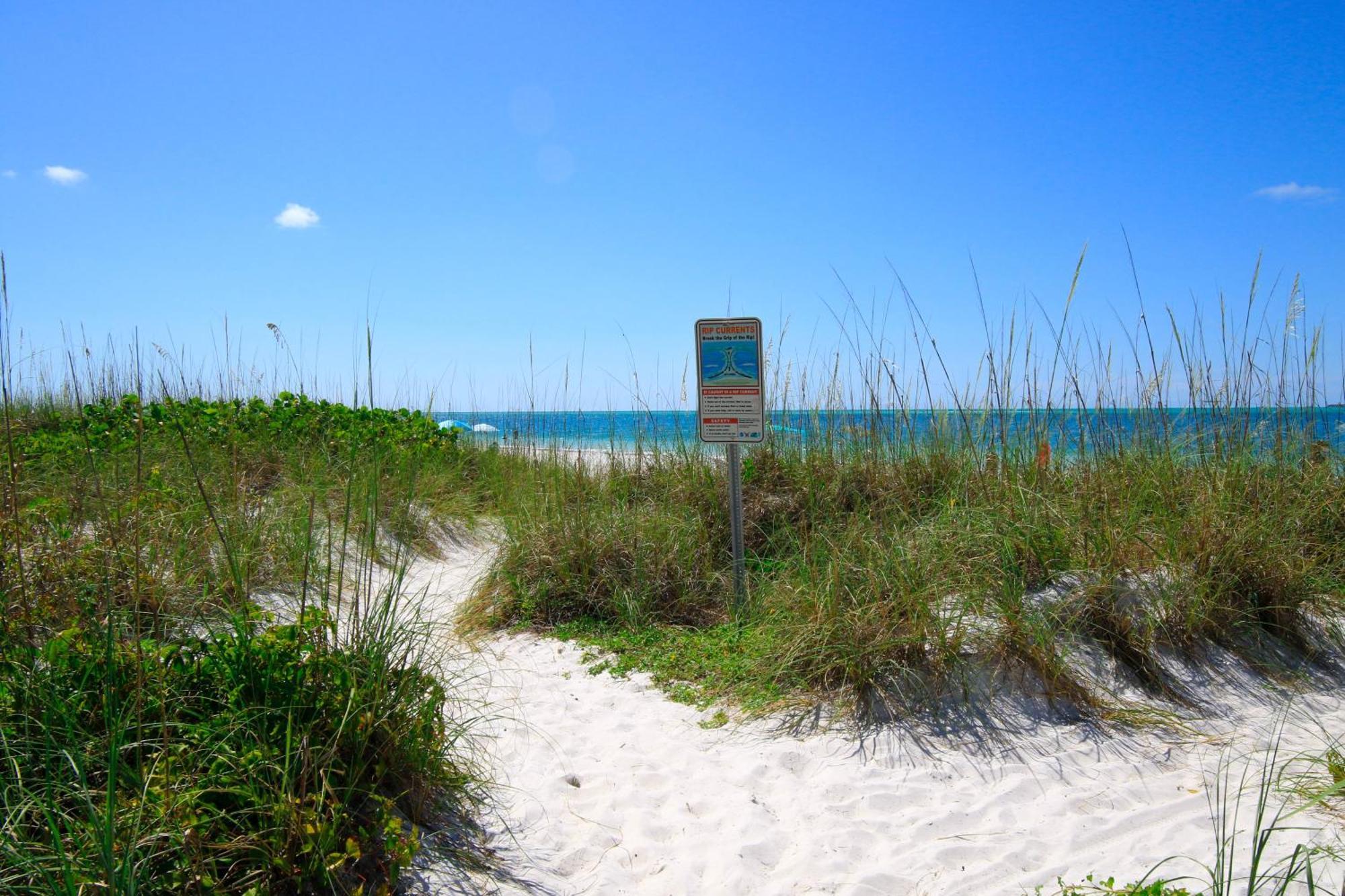 Anna Maria Island Runaway Tropical Dream-One Minute Walk To The Beach-Heated Pool Bradenton Beach Ngoại thất bức ảnh