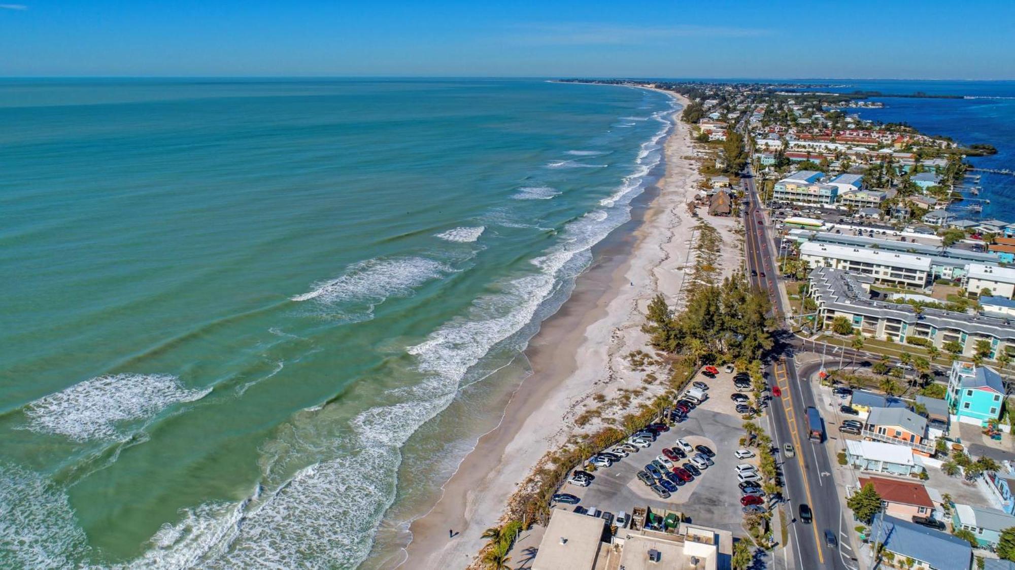 Anna Maria Island Runaway Tropical Dream-One Minute Walk To The Beach-Heated Pool Bradenton Beach Ngoại thất bức ảnh