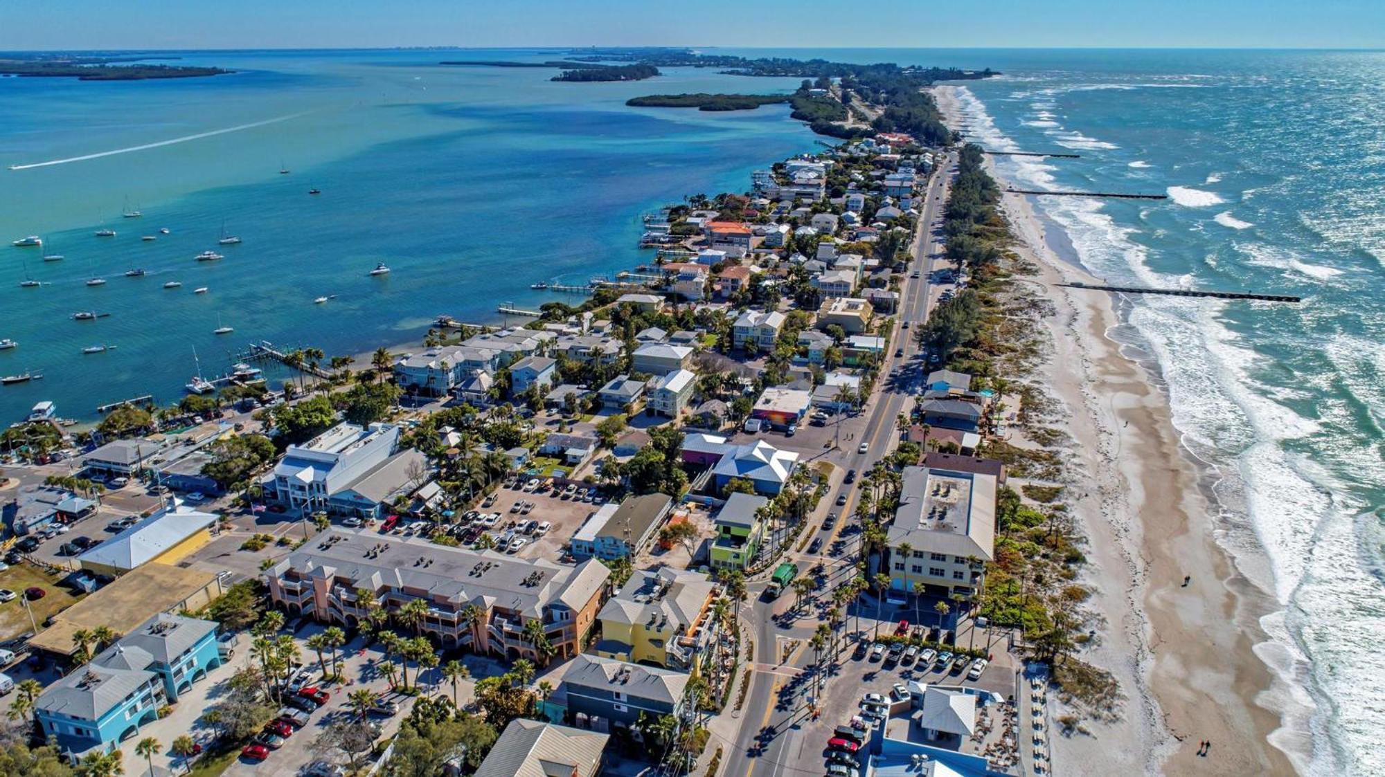 Anna Maria Island Runaway Tropical Dream-One Minute Walk To The Beach-Heated Pool Bradenton Beach Ngoại thất bức ảnh