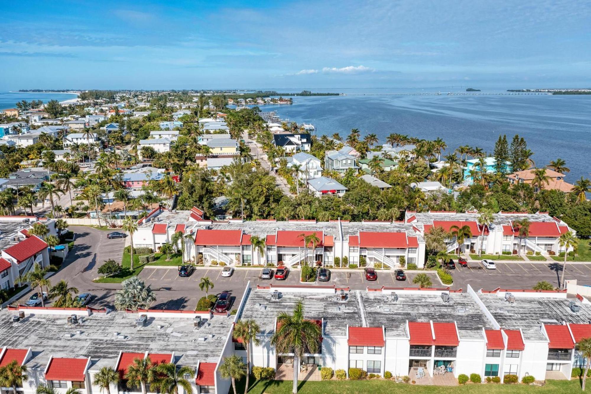 Anna Maria Island Runaway Tropical Dream-One Minute Walk To The Beach-Heated Pool Bradenton Beach Ngoại thất bức ảnh